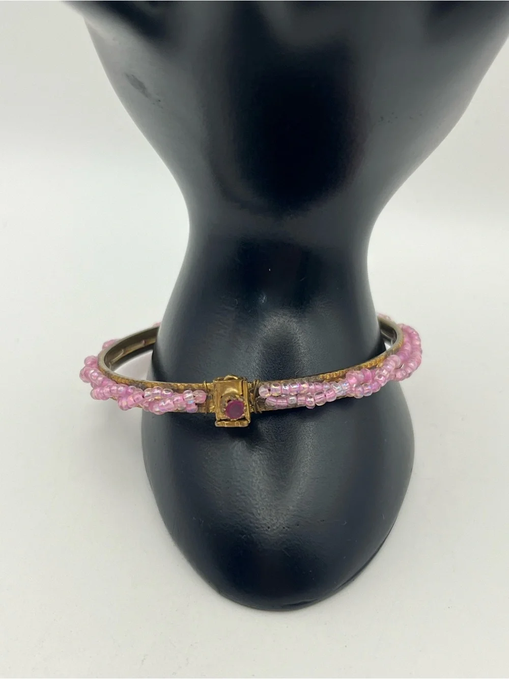 East India mid-20th-century vintage bangle bracelet pink seed beads gold tone